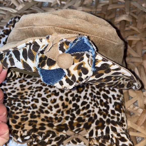 Baby girls 24 Months thin Corduroy Leopard Skirt and Hat set - Picture 2 of 8